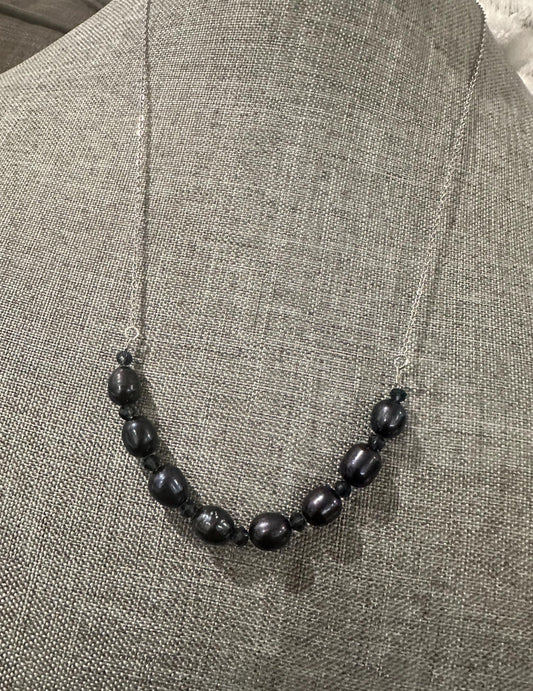 Midnight Rebel – Black Pearl Power Necklace with Fierce Energy