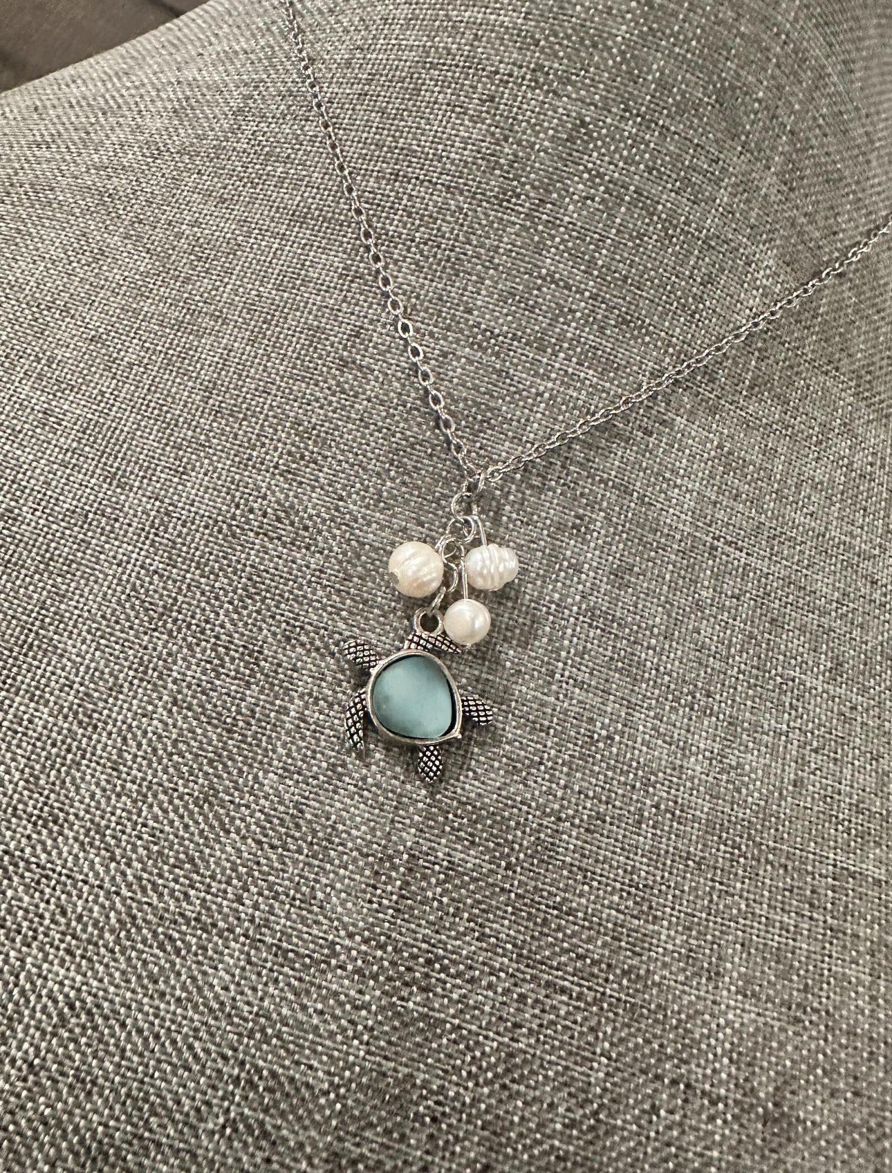 Ocean Mood Activated – Silver Sea Turtle & Pearl Charm Necklace